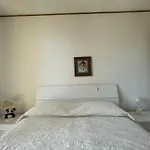 Laura *