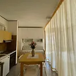 Laura *