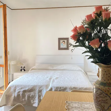 Laura Apartment